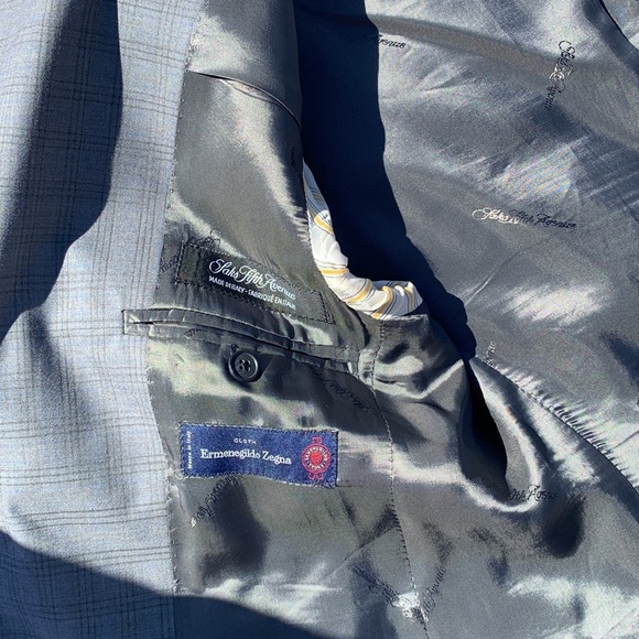 Ermenegilodo Zenga suit jacket small size. - Picture 3 of 9